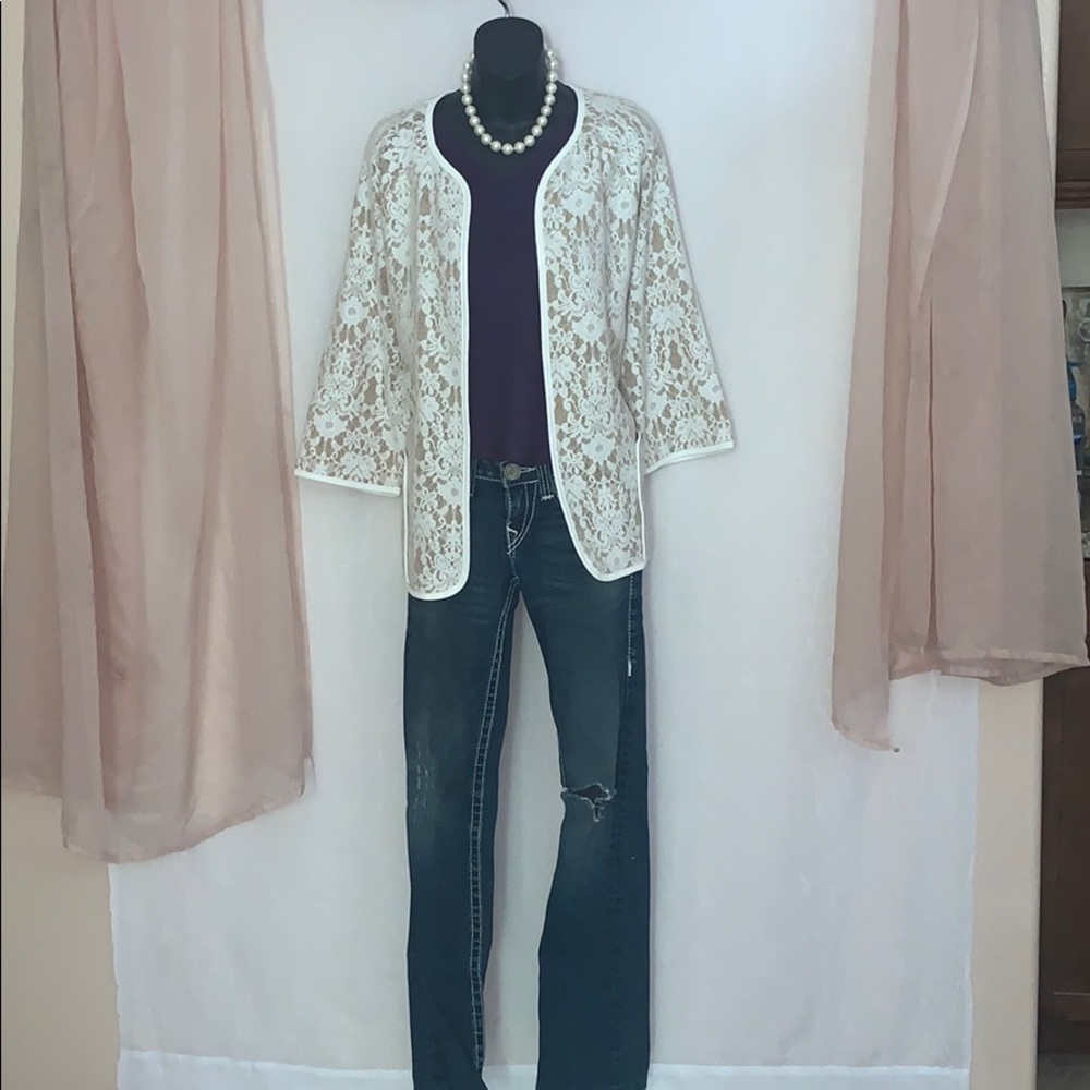 🤯🖤Chico’s nude and lace 3/4 sleeve blazer